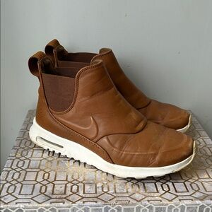 Nike Air Max Thea Mid Leather Chelsea Sneaker Boots Women’s size 7